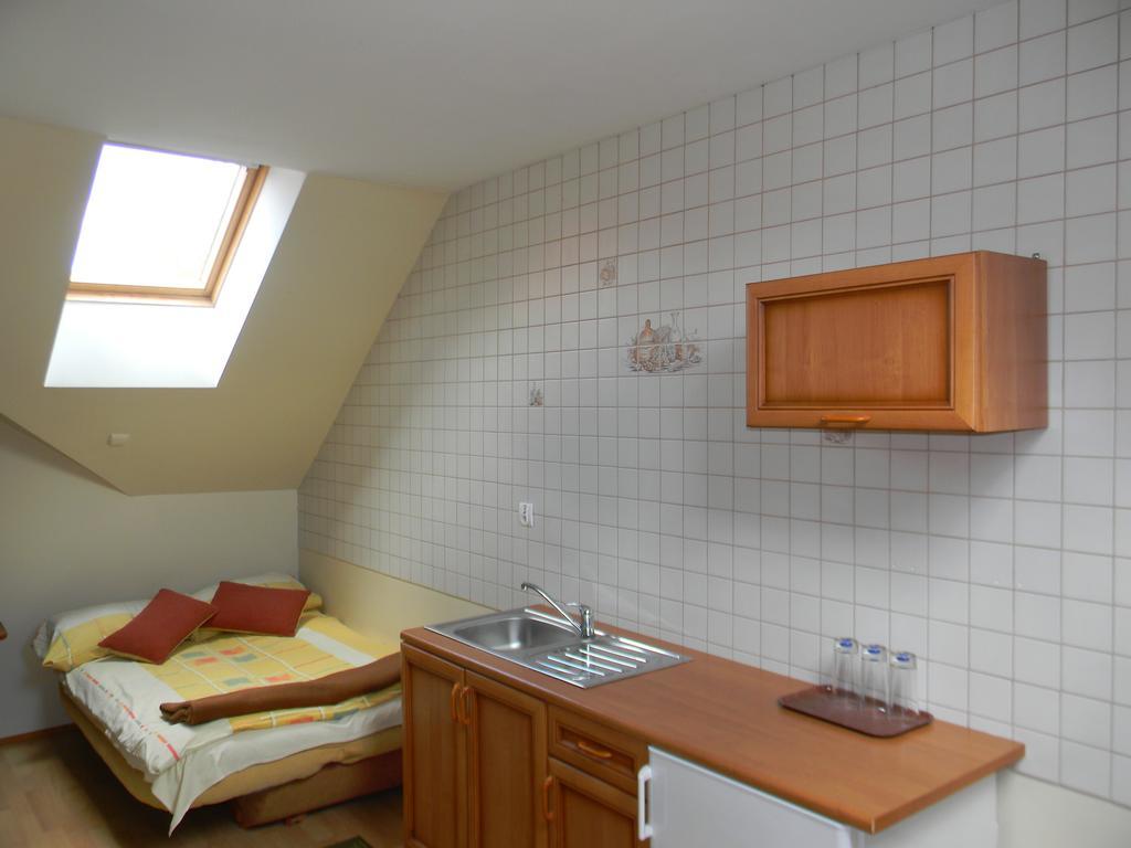 Prohibicja Peter'S Pub Motel Mikołajki Стая снимка