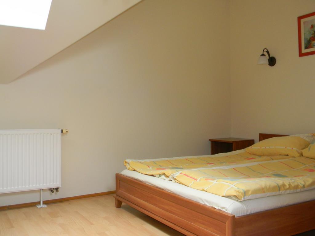 Prohibicja Peter'S Pub Motel Mikołajki Стая снимка